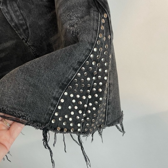 BLANKNYC Size 26 Black Distressed Denim Jean Skirt Embellished Stud Detail - Picture 6 of 7